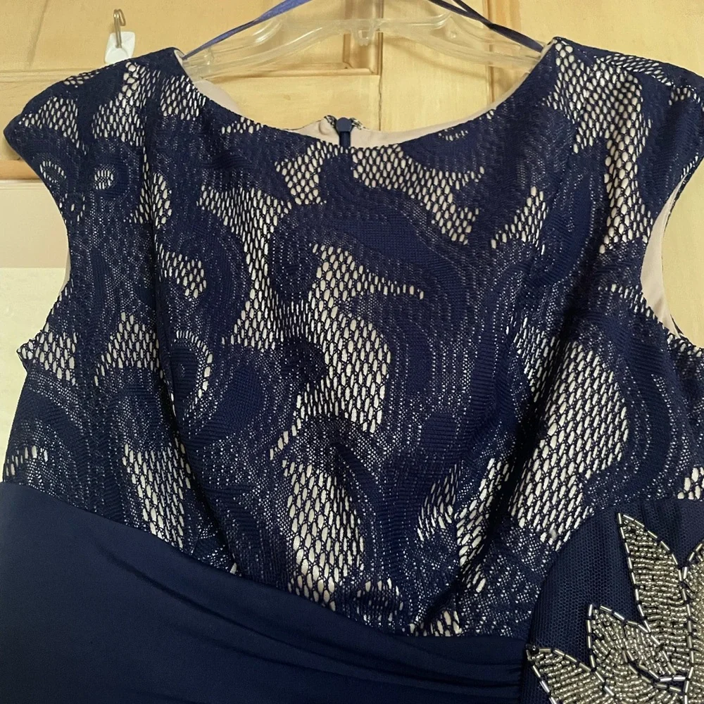 NWT DRESS - Picture 4 of 5